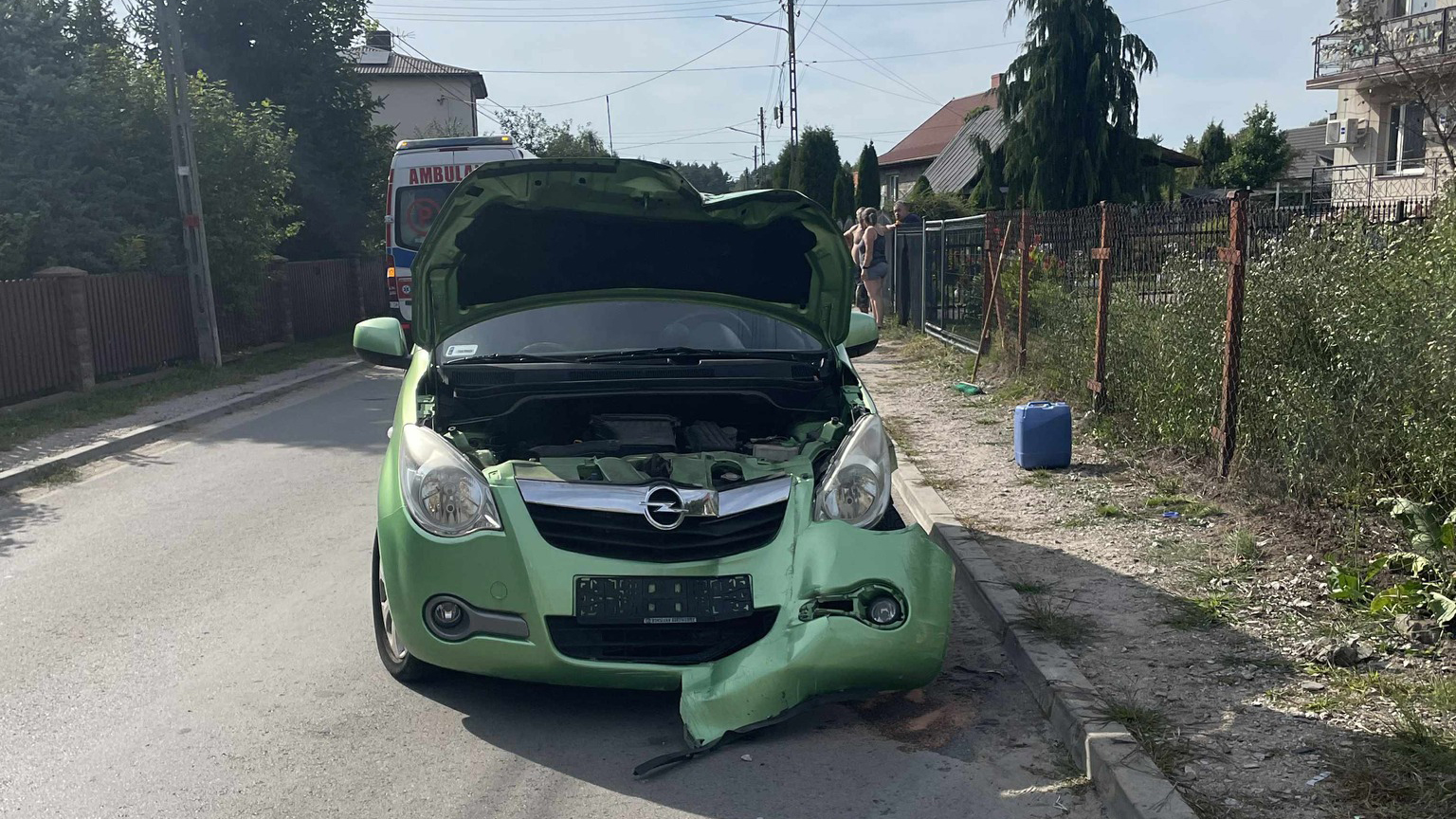 Senior wjechał w ogrodzenie w gminie Stąporków