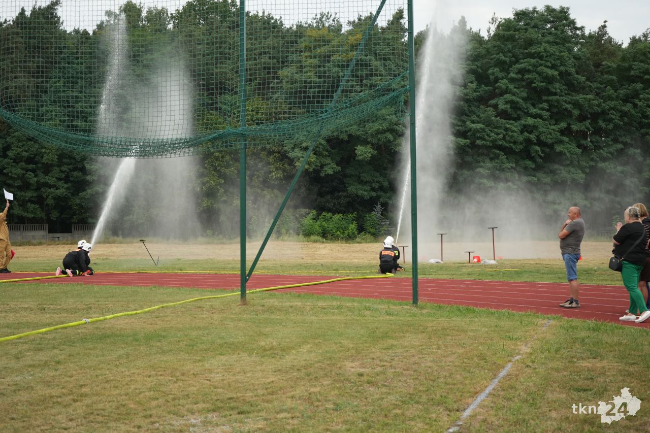 Zawody sportowo-pożarnicze w Rudzie Malenieckiej. Konkurowali strażacy z dwóch gmin [wideo, zdjęcia]