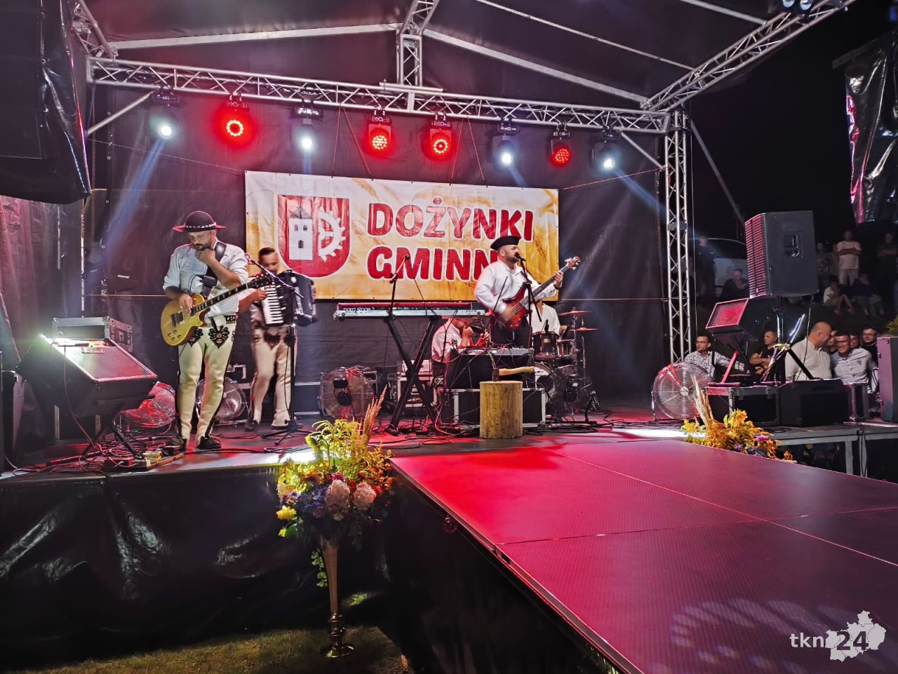 Zespół Baciary gwiazdą dożynek w gminie Słupia Konecka [wideo, zdjęcia]