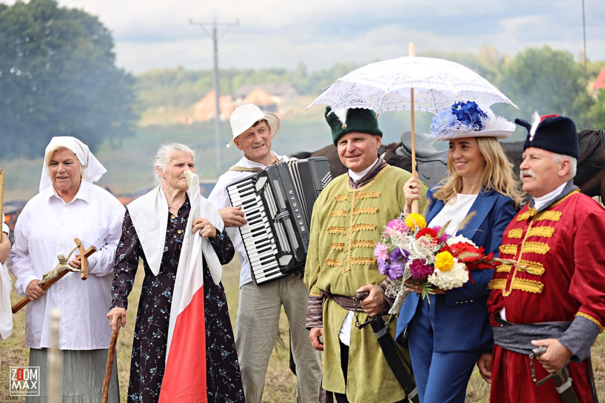 Msza dożynkowa i rekonstrukcja historyczna w Gowarczowie [zdjęcia]