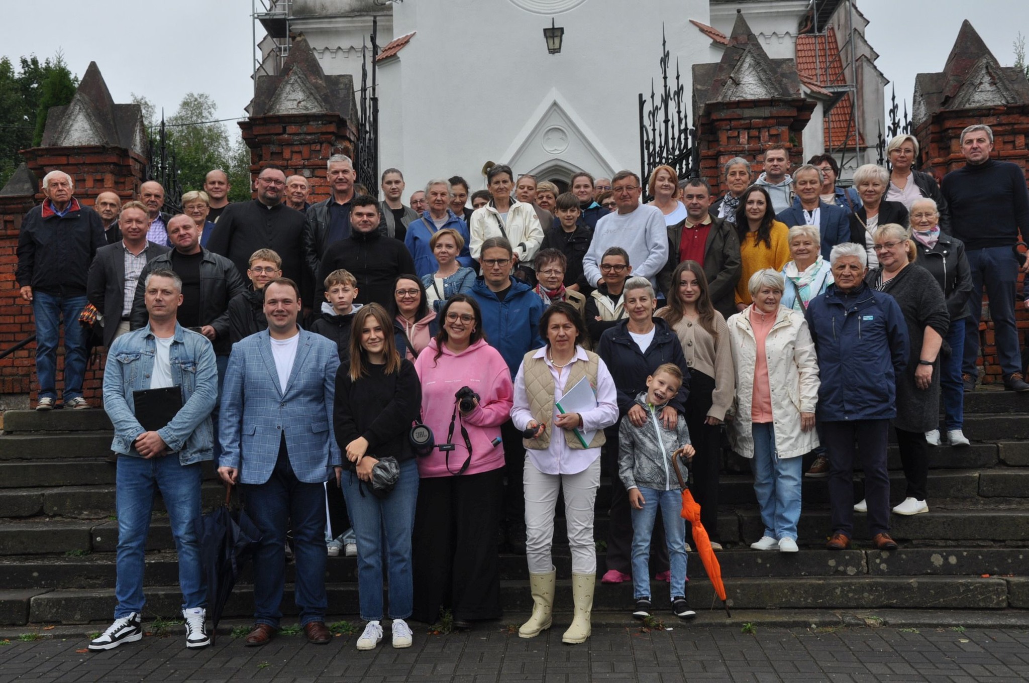 Pierwszy spacer historyczny w Niekłaniu. Uczestnicy poznawali lokalną historię [wideo, zdjęcia]