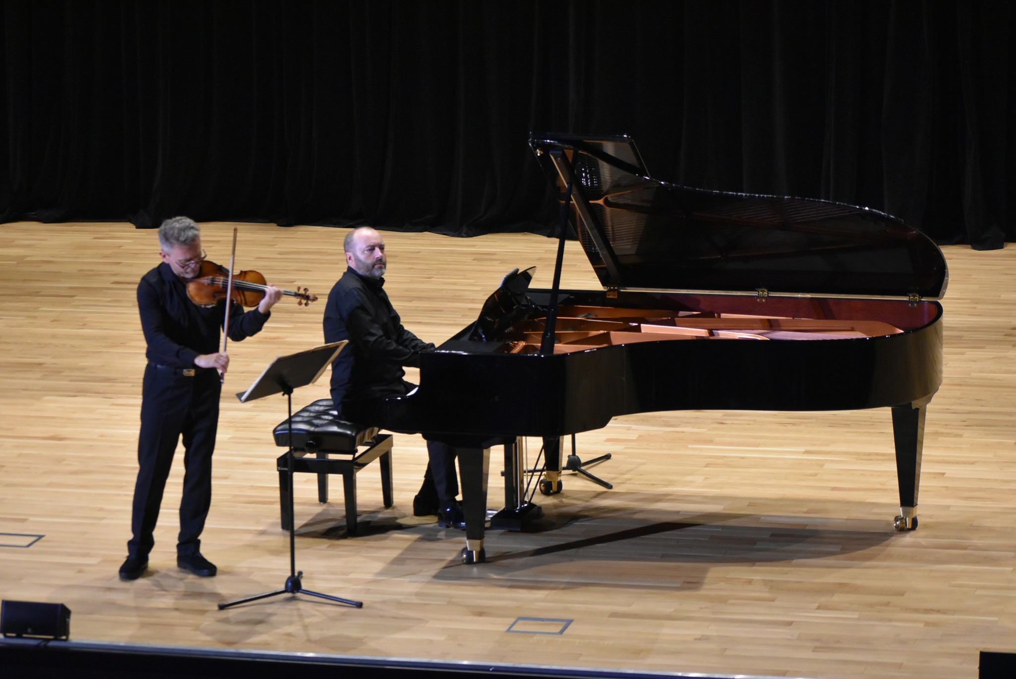 W Koneckim Centrum Kultury wybrzmiał fortepian i skrzypce [wideo, zdjęcia]