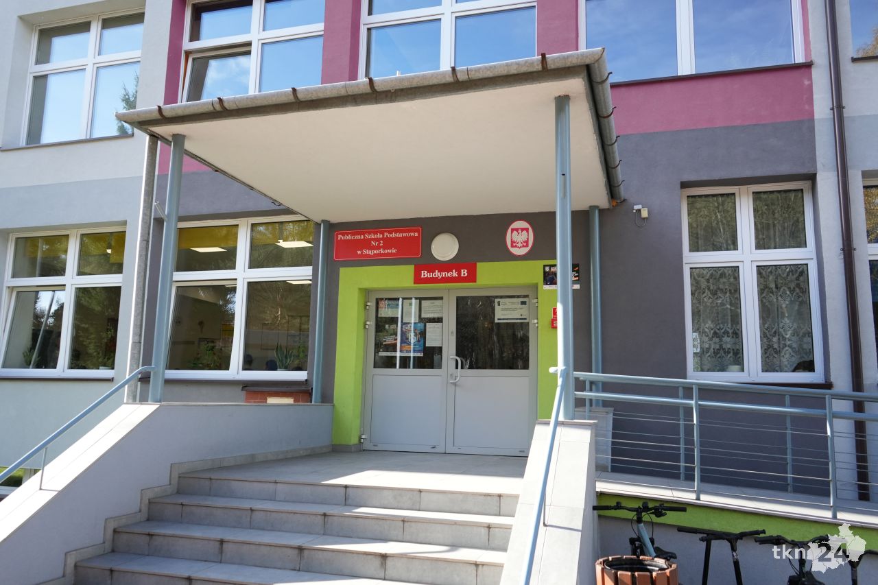 Gmina Stąporków inwestuje w drobne remonty w szkołach podstawowych [wideo, zdjęcia]