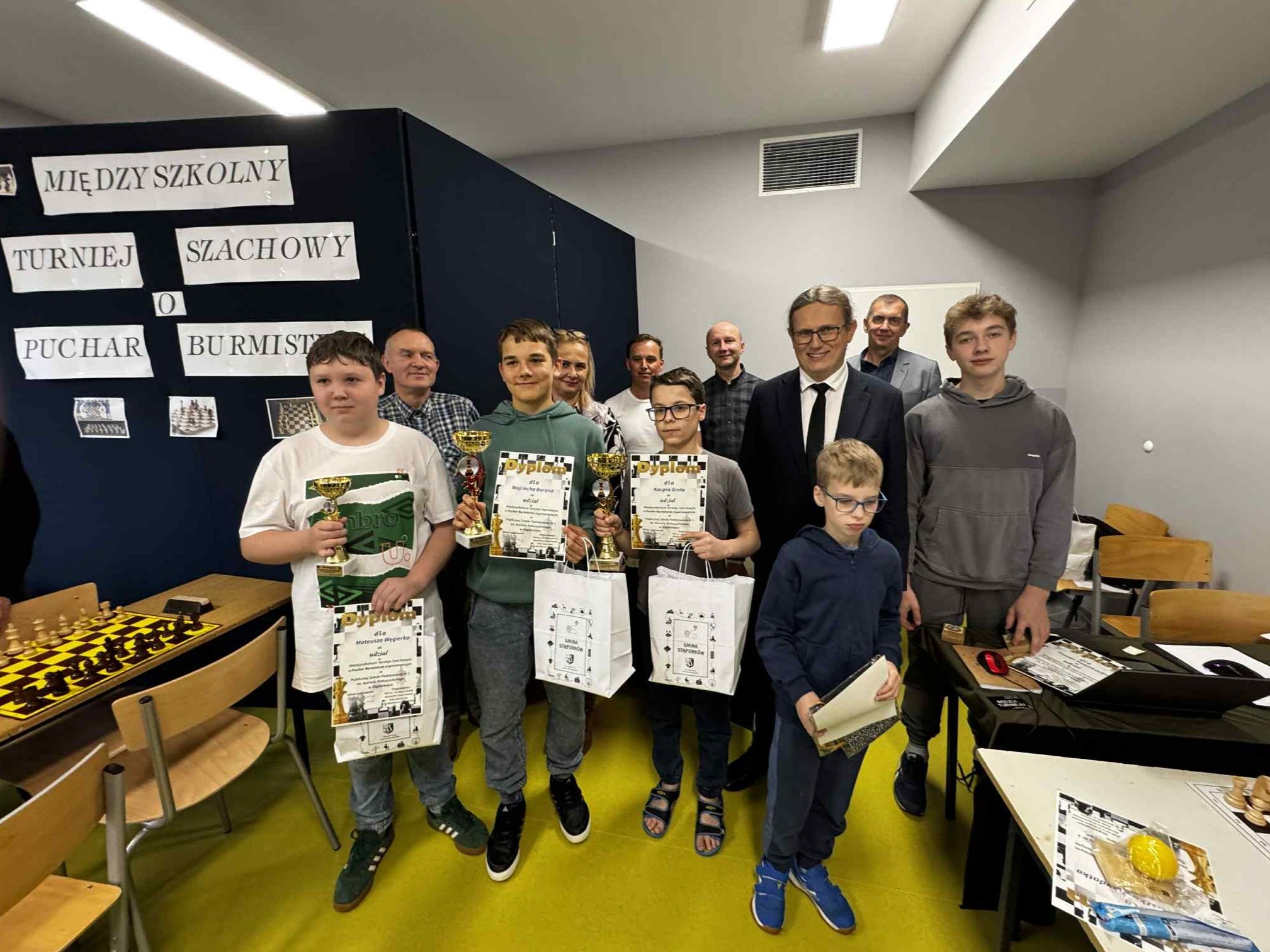Międzyszkolny Turniej Szachowy w Stąporkowie [zdjęcia]