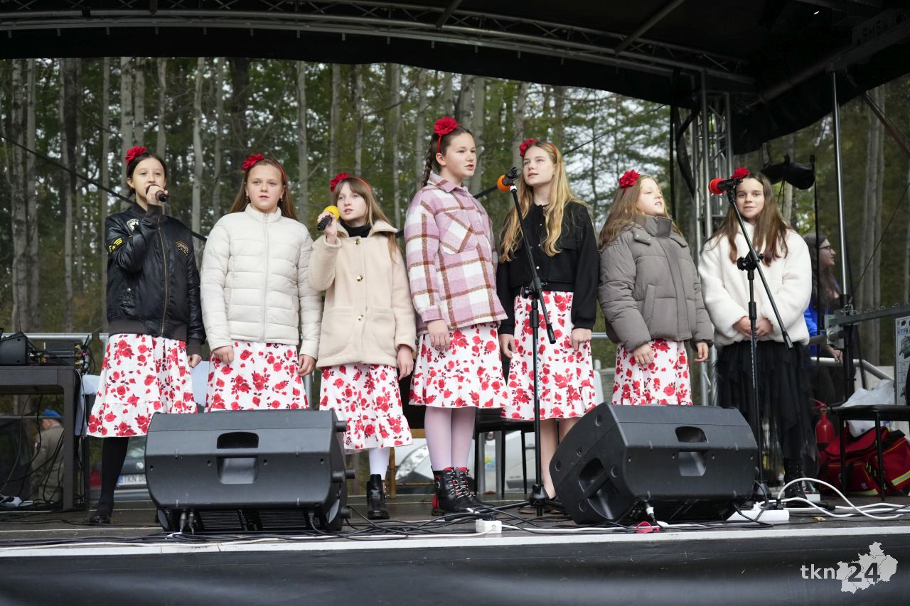 Niekłański Październik – żywa lekcja historii w gminie Stąporków [wideo, zdjęcia]