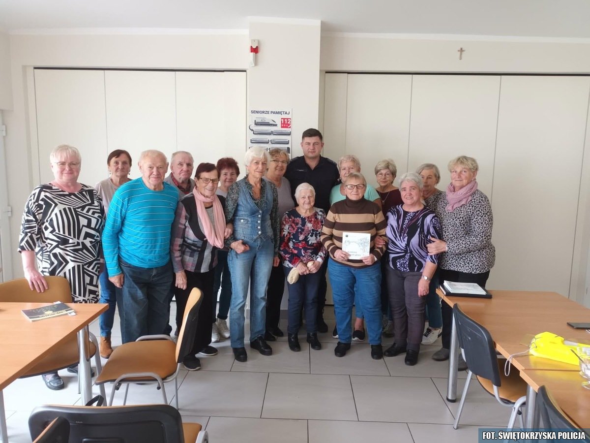 O bezpieczeństwie w sieci, w ruchu drogowym i ochronie przed oszustami z seniorami