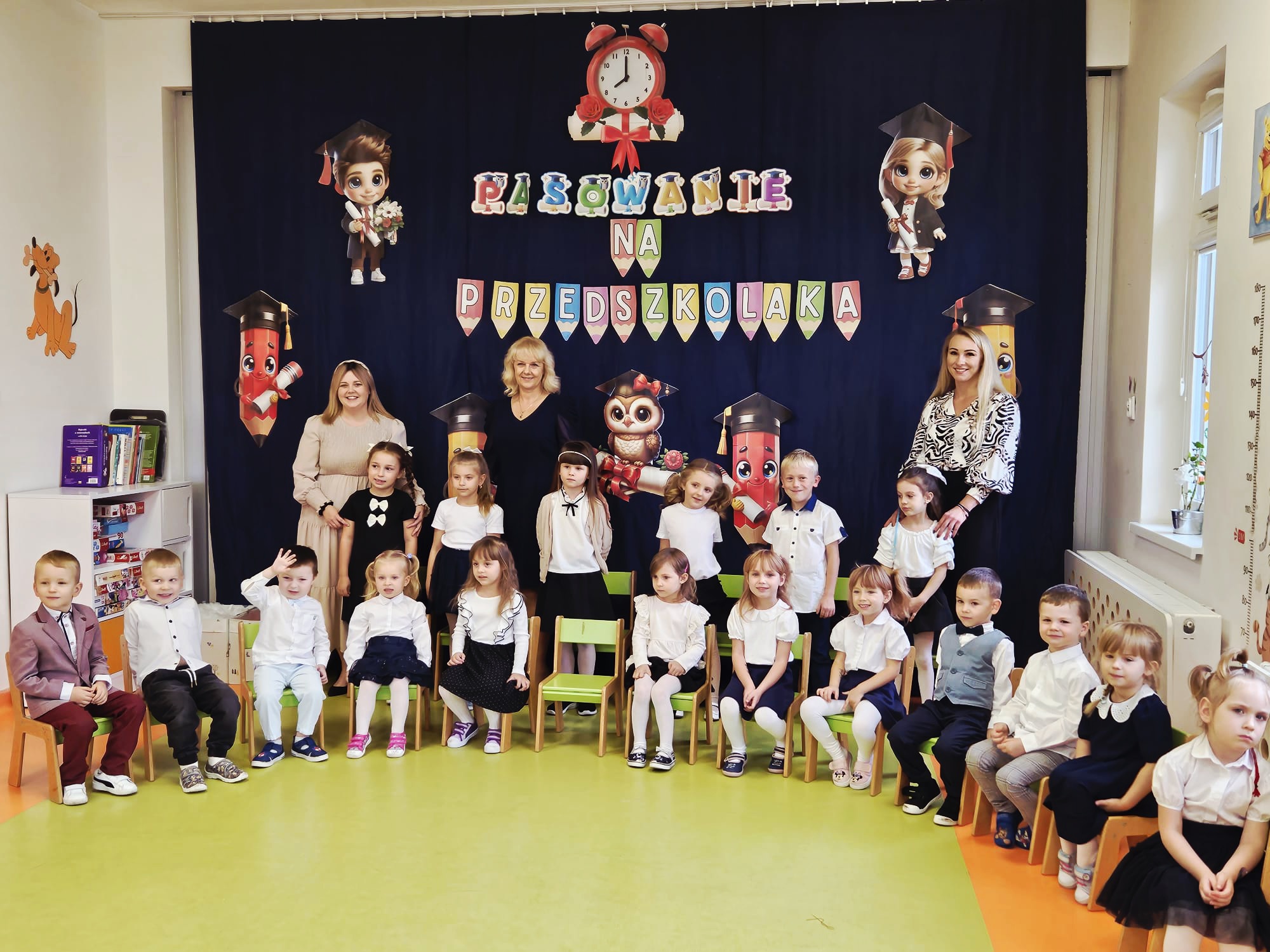 Podwójne święto w Przedszkolu w Pomykowie – pasowanie maluchów i ślubowanie starszaków [wideo]