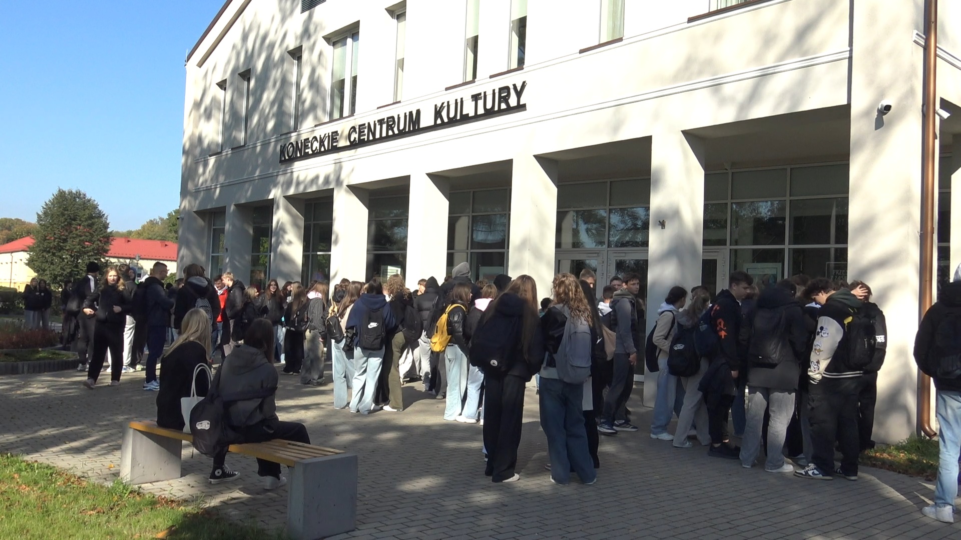 Sala widowiskowa zmieniła się w Kino Lekturowe dla uczniów szkół średnich [wideo, zdjęcia]