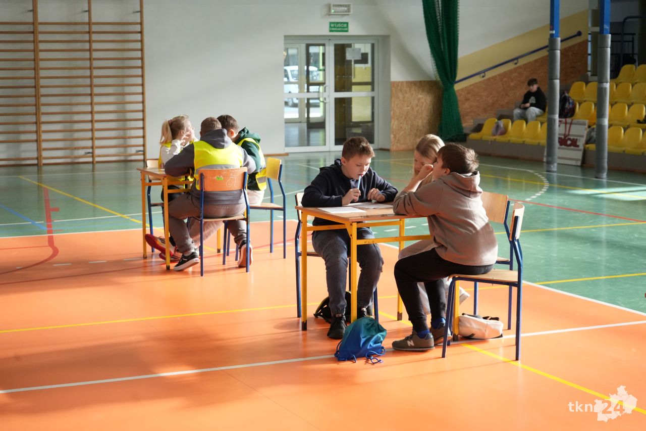 Stąporkowska szkoła najlepsza w powiatowych eliminacjach turnieju 'Bezpieczeństwo na piątkę’ [wideo, zdjęcia]