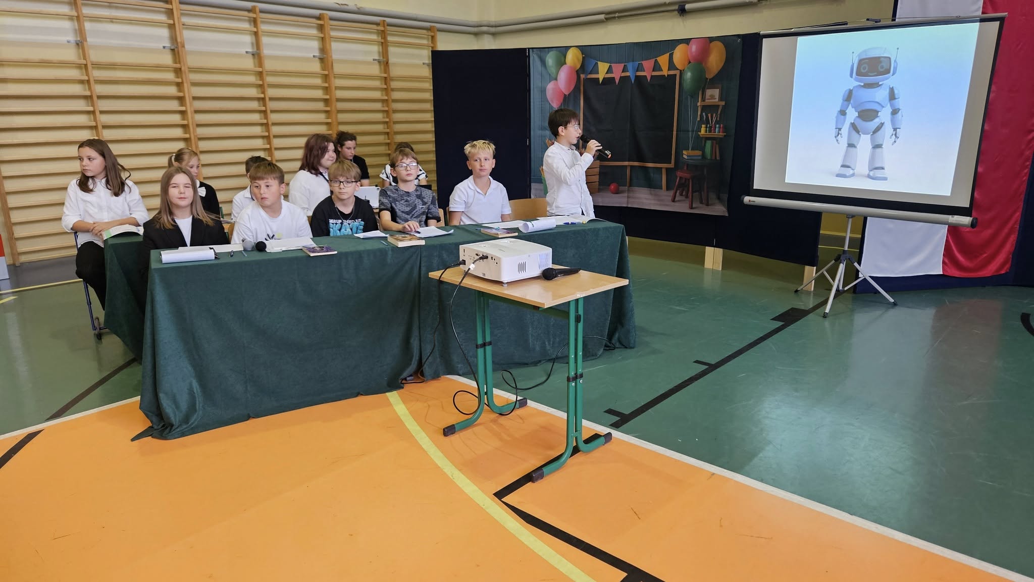 Sztuczna Inteligencja poprowadziła specjalne zajęcia szkolne w Królewcu [zdjęcia]