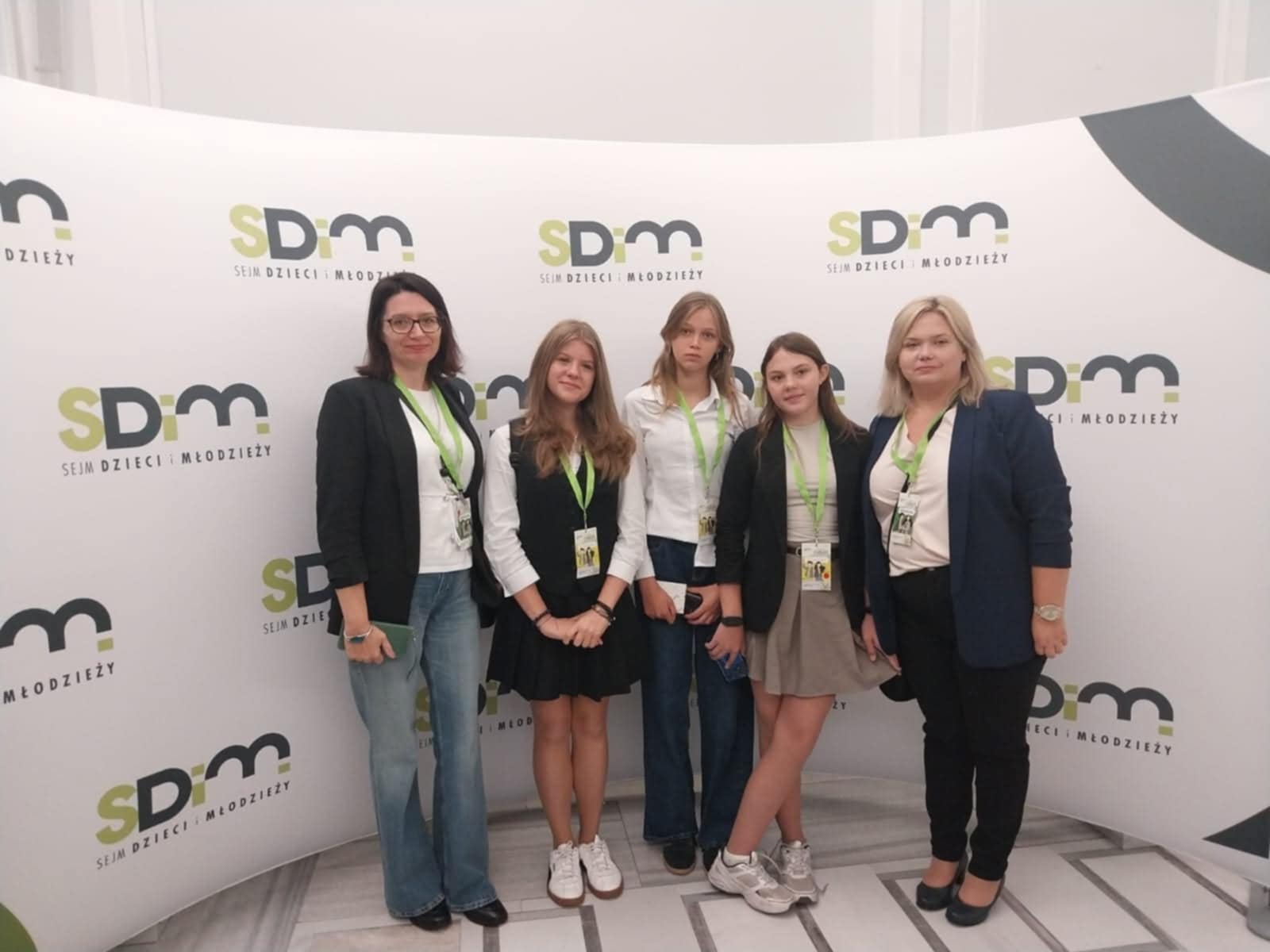 Uczennice z Pomykowa na obradach Sejmu Dzieci i Młodzieży [wideo, zdjęcia]