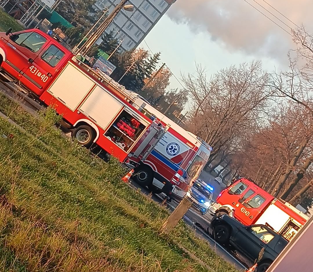 Kolizja trzech aut na skrzyżowaniu w Końskich