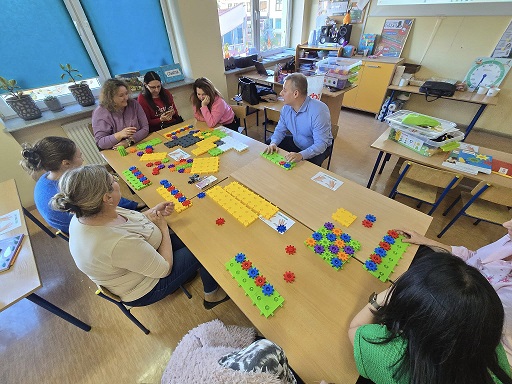 Nauczyciele edukacji wczesnoszkolnej ze Stadnickiej Woli przeszli innowacyjne szkolenie
