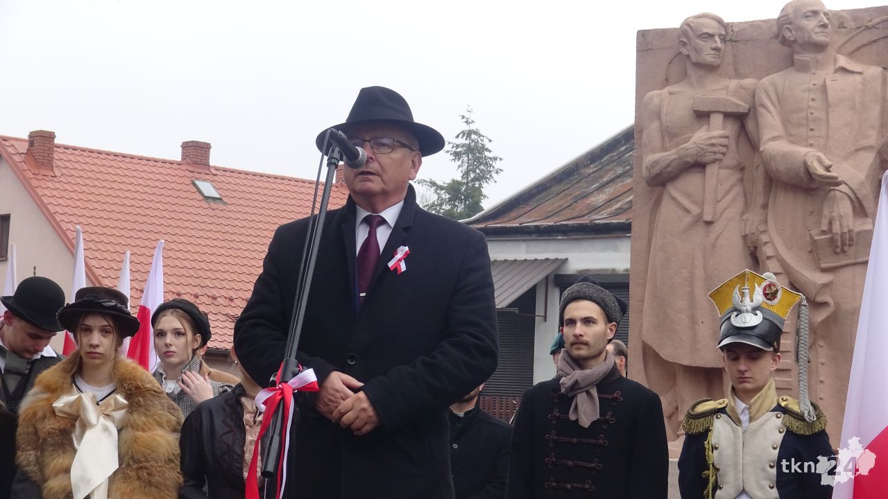 Radośnie zjednoczeni pod Biało-Czerwoną. Główne miejskie obchody w Końskich [wideo, zdjęcia]