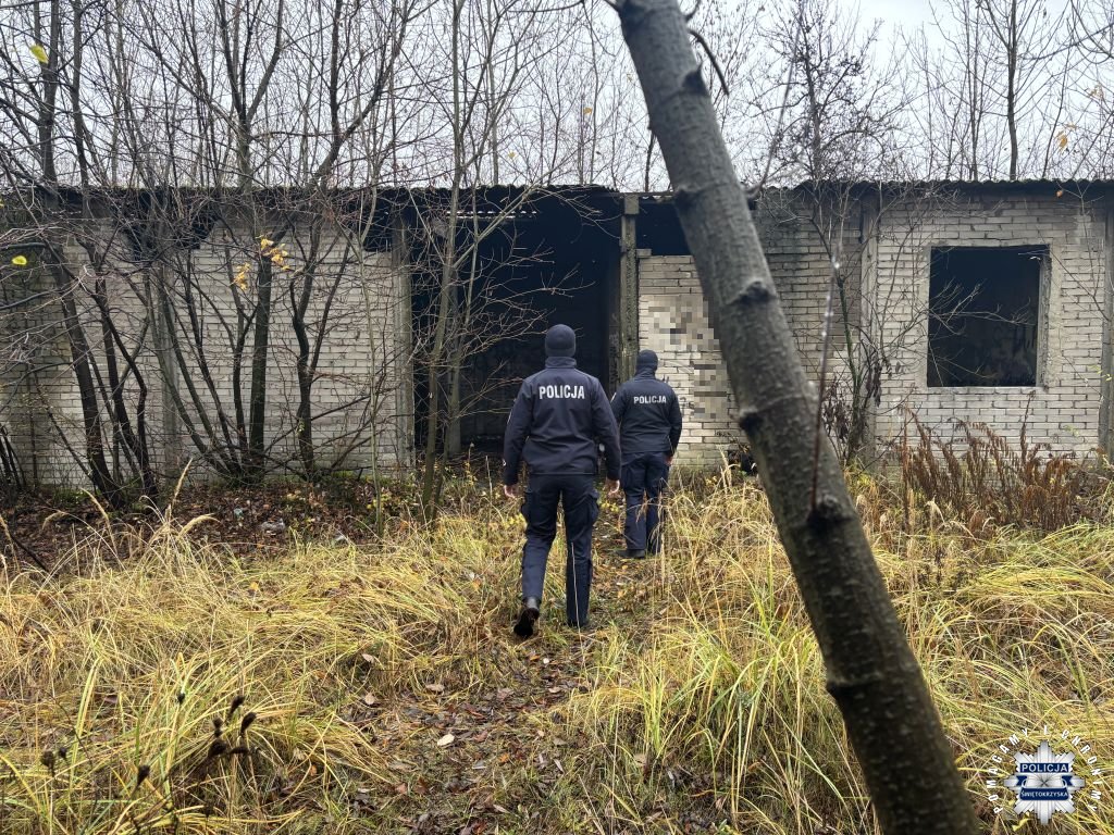 Policjanci z Końskich sprawdzają miejsca, gdzie mogą przebywać osoby bezdomne