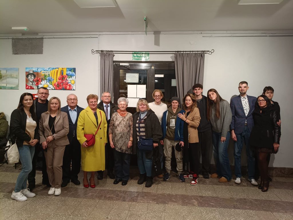 Potomkowie ukrywanego w czasie wojny chłopca przyjechali do Stąporkowa [zdjęcia]