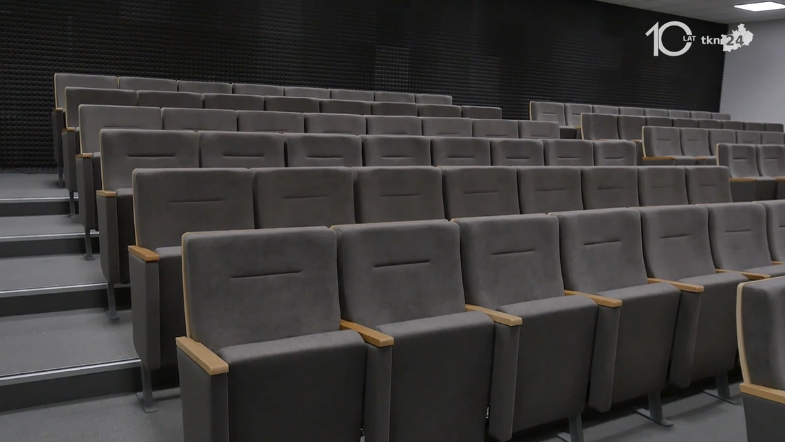 Radoszyce z pięknym domem kultury i siedzibą biblioteki [wideo, zdjęcia]