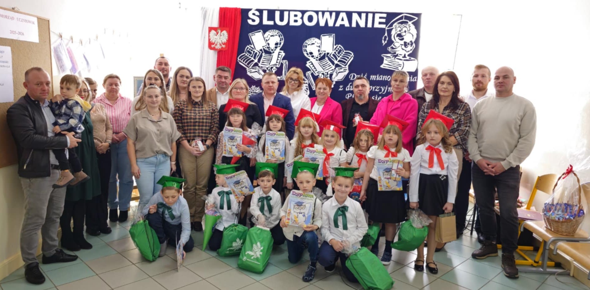 Uroczyste przyjęcie pierwszaków do społeczności szkolnej w Kłucku [zdjęcia]