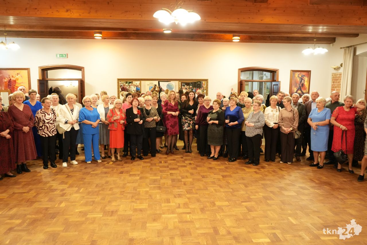 Uroczysty i radosny Dzień Seniora w gminie Gowarczów [wideo, zdjęcia]