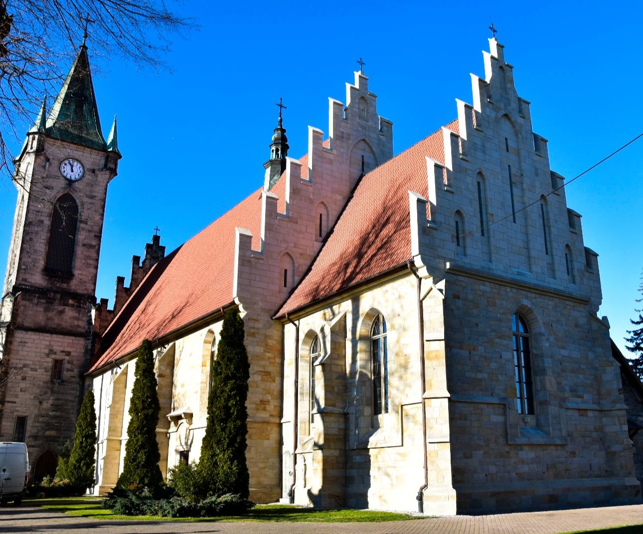 Zakończyła się renowacja części elewacji Kolegiaty św. Mikołaja w Końskich [zdjęcia]