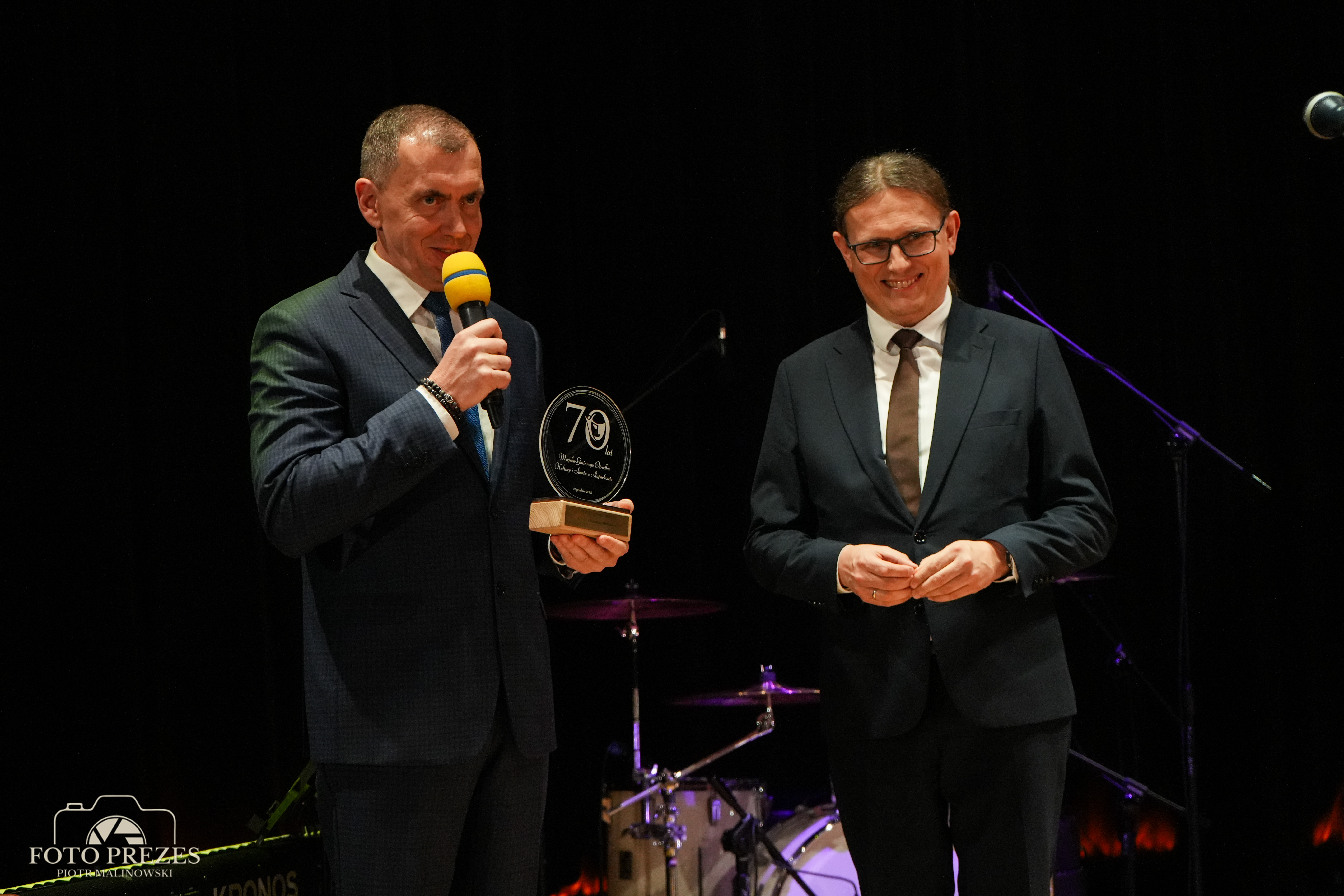 Uroczysta gala 70-lecia MGOKiS w Stąporkowie z koncertem Piotra Salaty [zdjęcia]