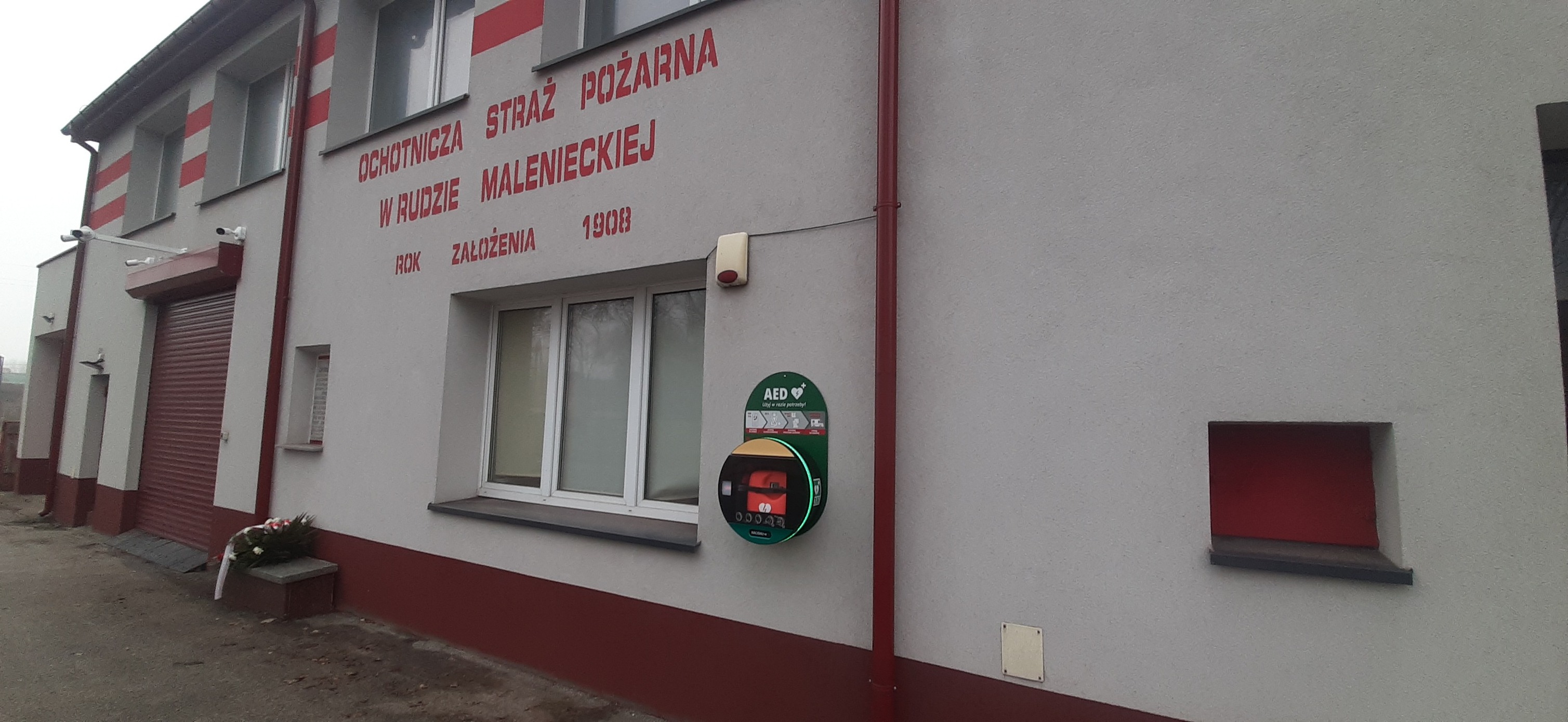 Szybka pomoc na wyciągnięcie ręki. Gmina Ruda Maleniecka montuje defibrylatory AED