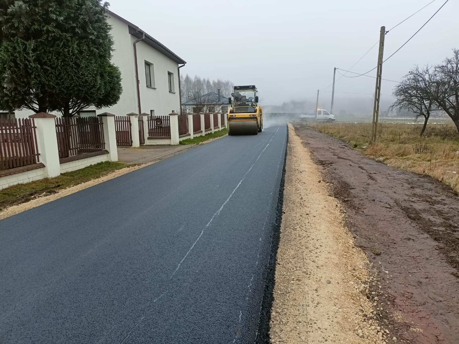 Dwa odcinki dróg w gminie Radoszyce już po remoncie [zdjęcia]