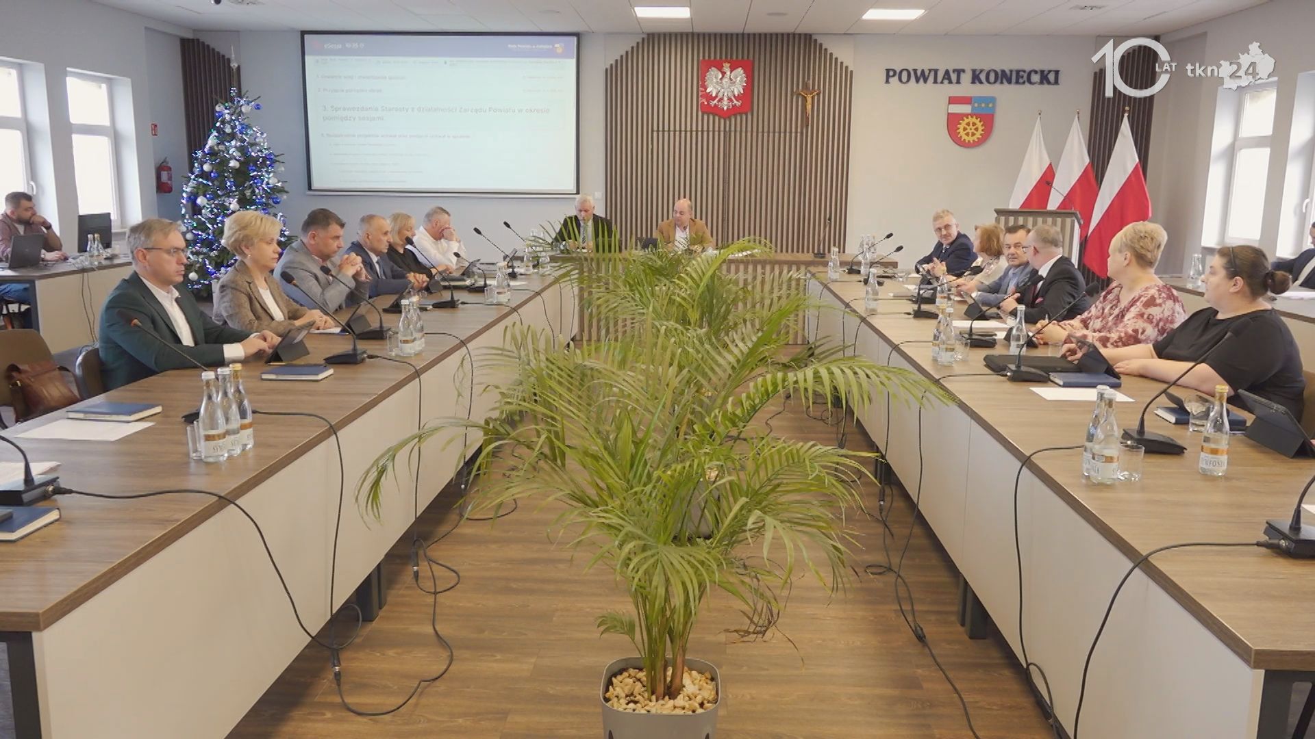 Gorąca sesja budżetowa w powiecie koneckim. Dyskusje nad bursą i zwolnieniem radnego! [wideo, zdjęcia]