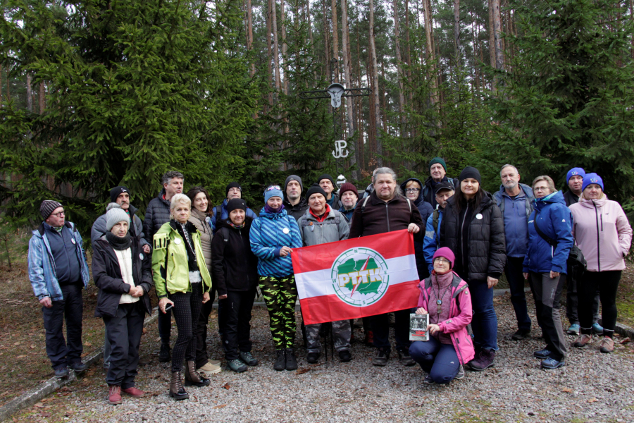 Spacer jubileuszowy na zakończenie obchodów 90-lecia oddziału PTTK [zdjęcia]