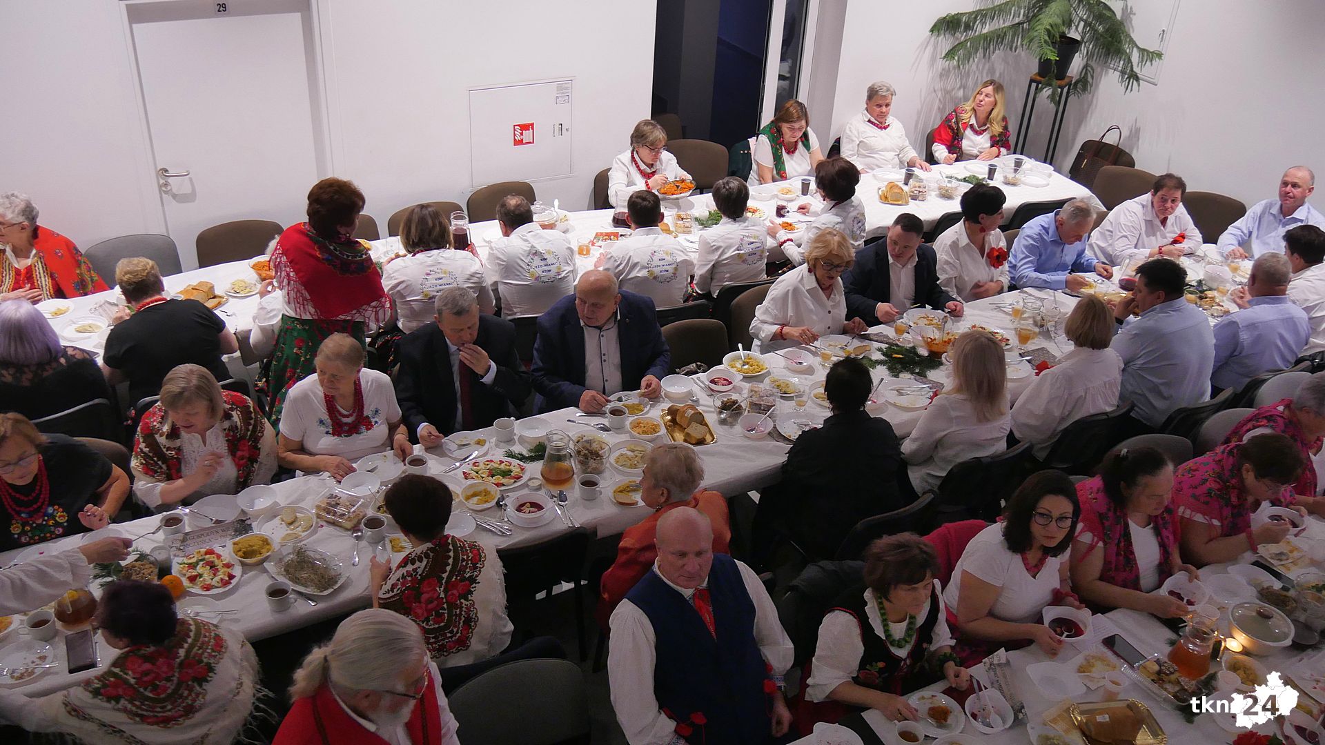 Końskie: Gospodynie wiejskie spotkały się na wspólnej wigilii. Obszerna relacja wideo