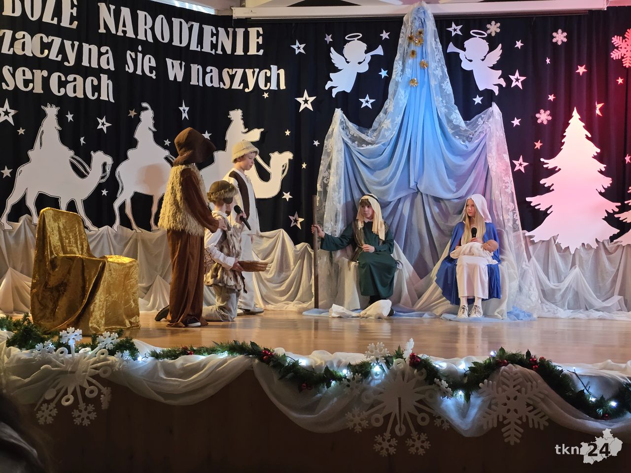 Uczniowie ZPO w Stadnickiej Woli wystawili jasełka [wideo, zdjęcia]