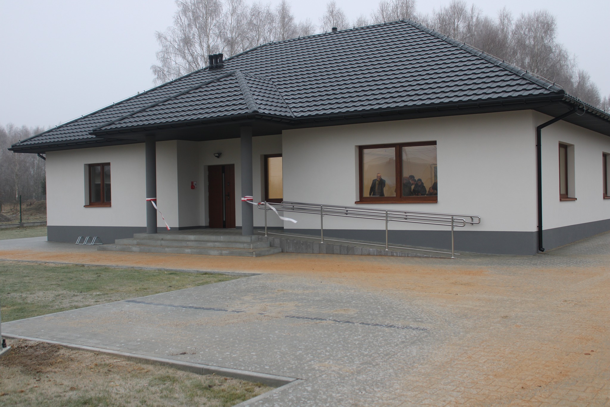 Nowa świetlica wiejska oficjalnie otwarta w Adamowie w gminie Smyków [zdjęcia]