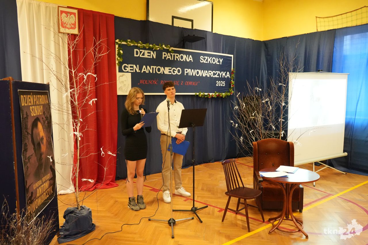 W ZSP nr 2 w Końskich upamiętnili patrona szkoły Antoniego Piwowarczyka [wideo, zdjęcia]