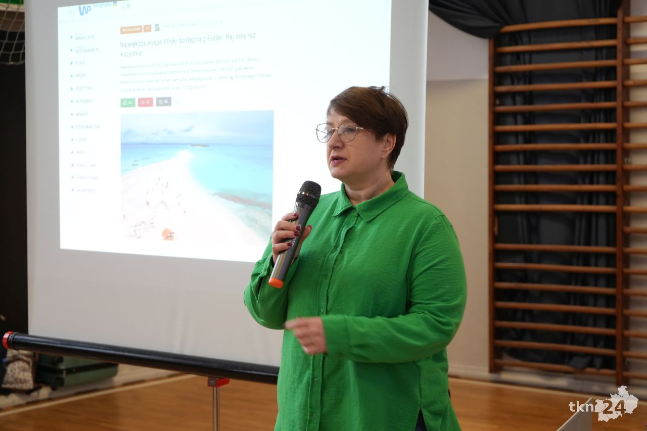 Edukacja w Tanzanii tematem prelekcji w II Liceum Ogólnokształcącym w Końskich [wideo, zdjęcia]