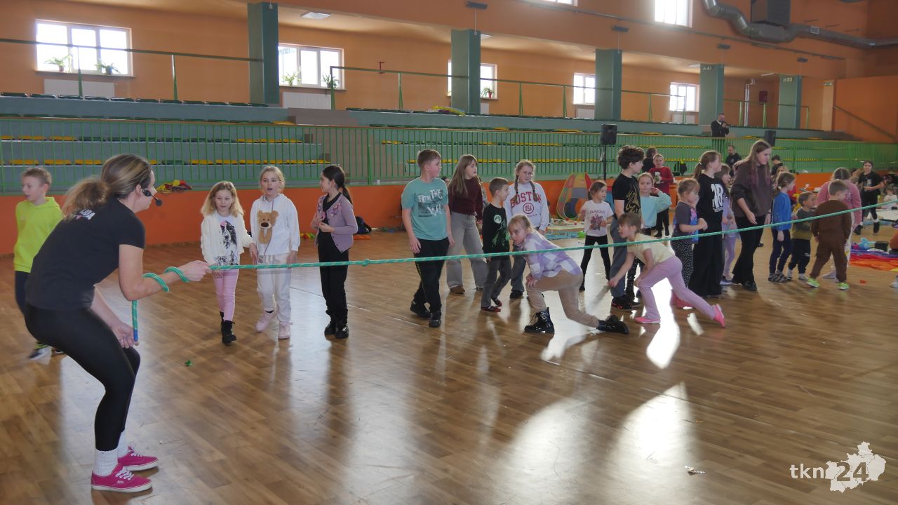 Wiele atrakcji na ferie w Radoszycach. Hala Sportowa wypełniła się najmłodszymi mieszkańcami [wideo, zdjęcia]