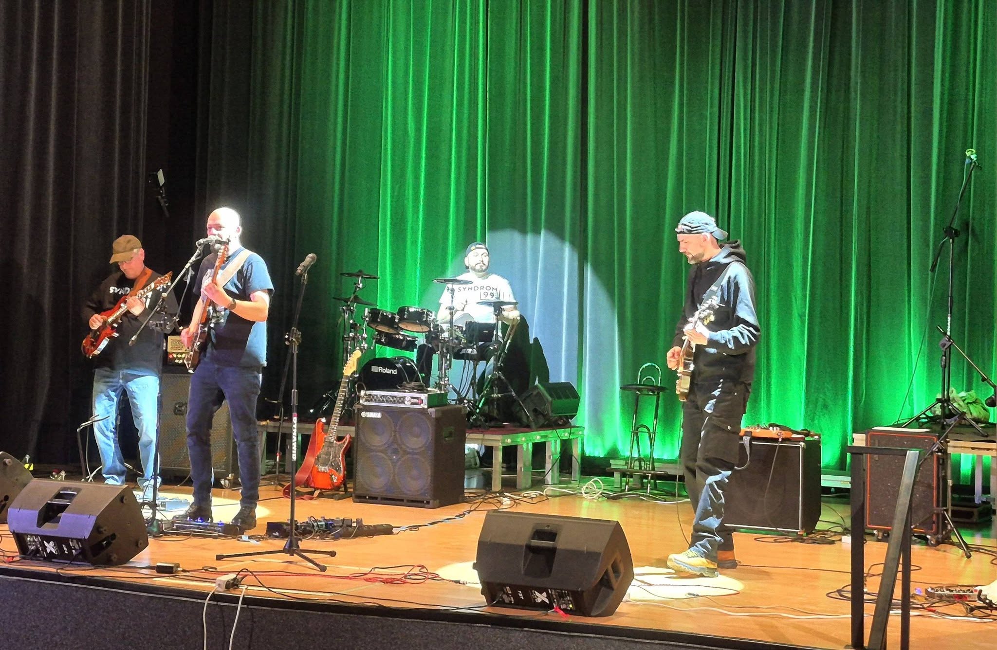 Mieszkańcy Stąporkowa rozpoczęli nowy rok na rockowo [zdjęcia]