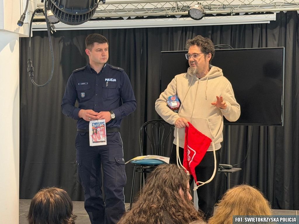 Policjanci dla WOŚP. Spotkanie z wolontariuszami z Końskich [zdjęcia]