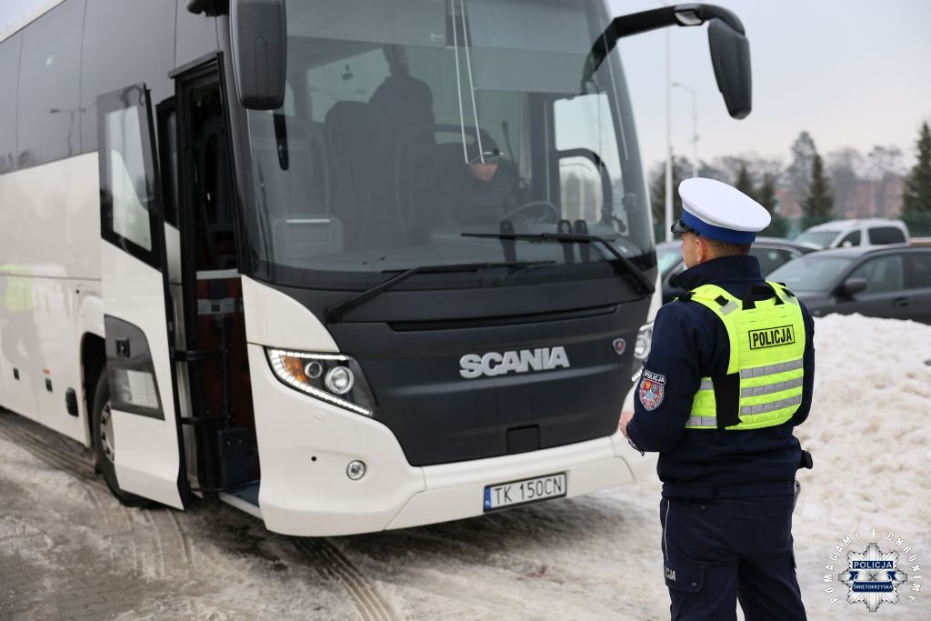 Policja otworzyła punkty kontroli pojazdów w związku z feriami [zdjęcia]