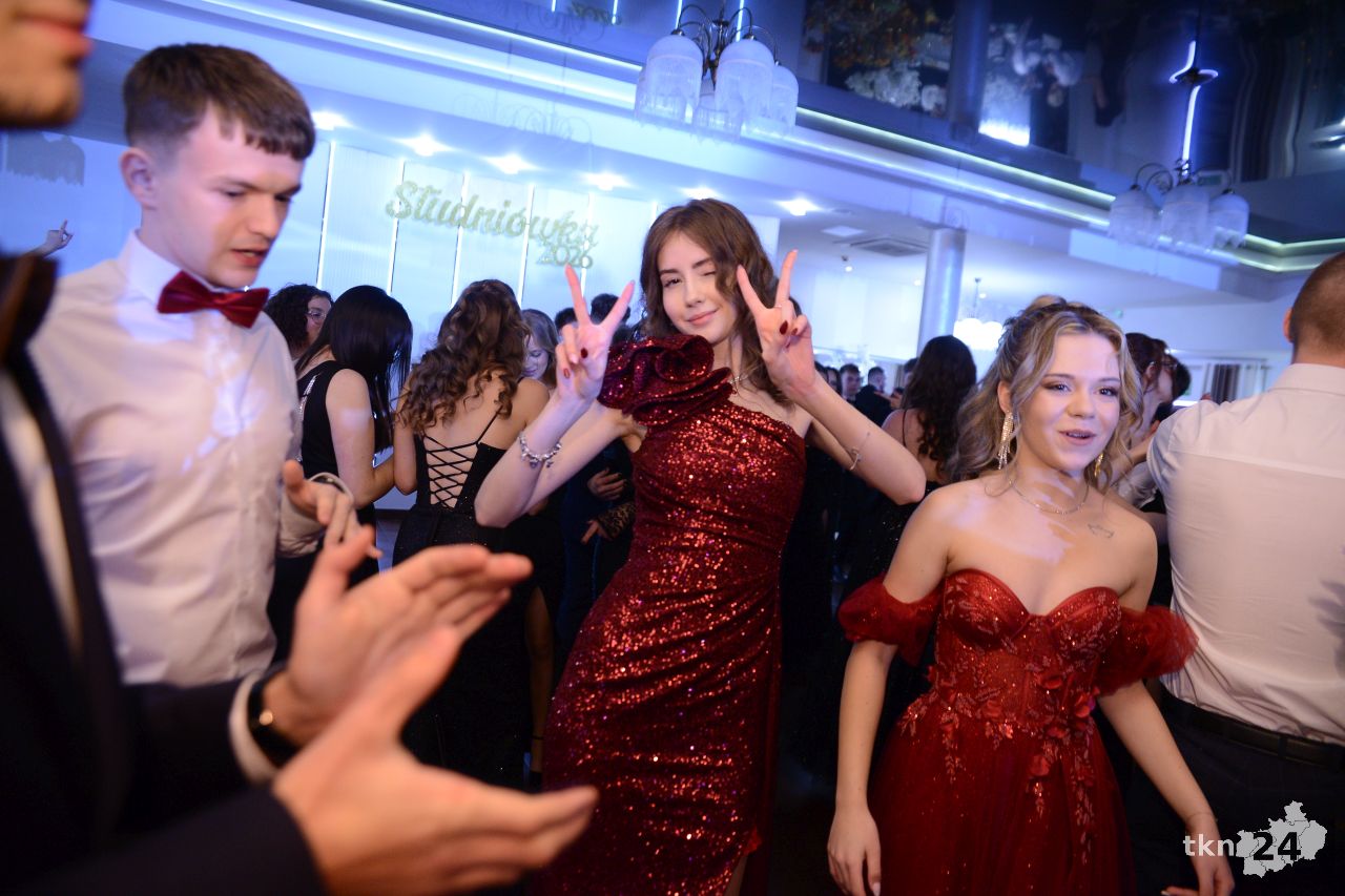 Tak się bawi Stary Ogólniak! Pełna relacja WIDEO ze Studniówki 2026 [wideo, zdjęcia]