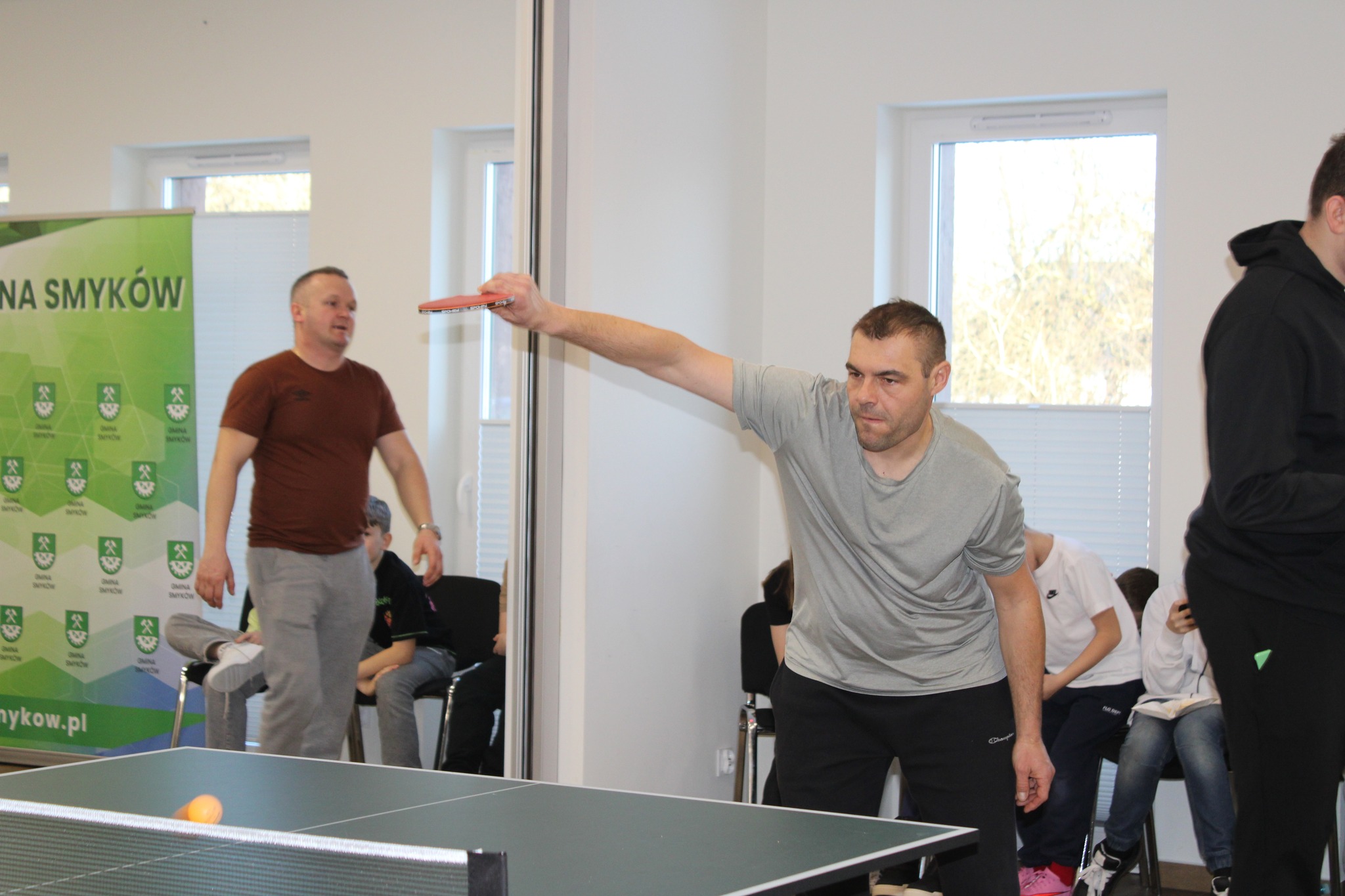 Turniej tenisa stołowego o Puchar Wójta Gminy Smyków [zdjęcia]